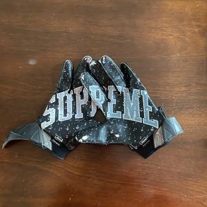 Supreme Nike Vapor Jet 4.0 Football Gloves